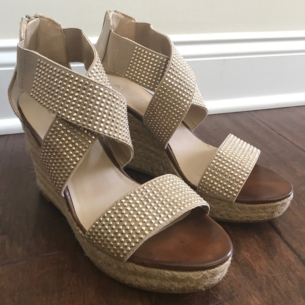 Aldo Wedges Beige  8.5